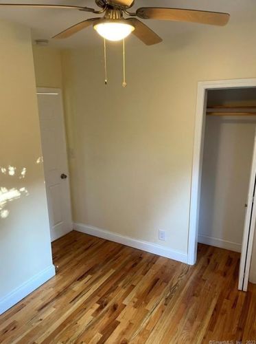 41 Elm St, Huntington CT  06484-3047 exterior