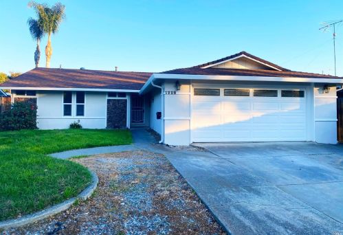 1228 Alderwood Way, Vacaville, CA 95687-5610