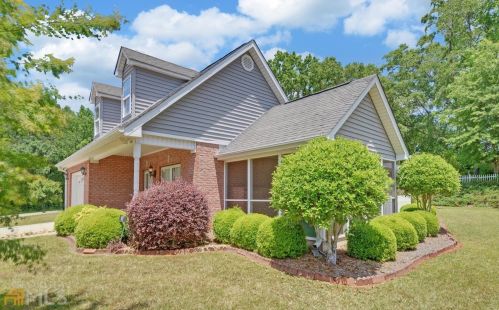 97 Cypress Ct, Toccoa, GA 30577-6333