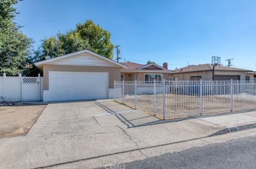 804 Rialto Ave, Clovis, CA 93612-3322