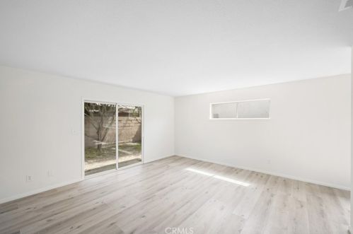 1467 2nd St, Oxnard, CA 93030-6111