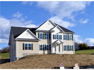 14 Susan Ln, Newtown, CT 06470-1557