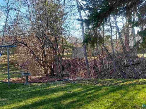 421 80th Ave, Duluth, MN 55807-1732