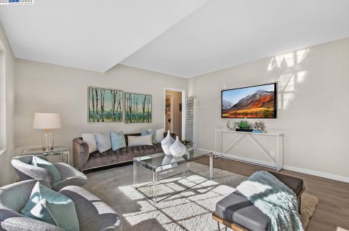 25244 Tarman Ave, Hayward, CA 94544-2125