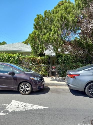 902 Birch St, Honolulu HI  96814-2334 exterior