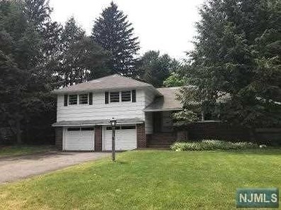 520 Bennington Ter, Ridgewood, NJ 07450-2002