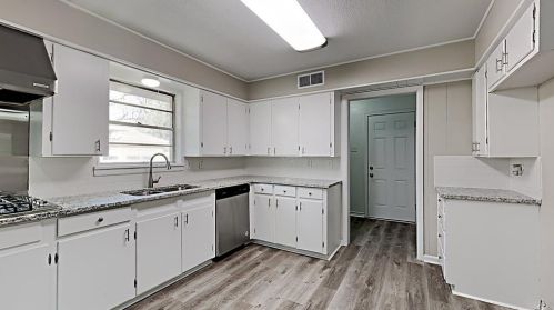 3114 Rnch Dr, Garland TX 75041-4445 exterior