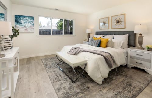 483 Los Ninos Way, Los Altos CA 94022-1727 exterior