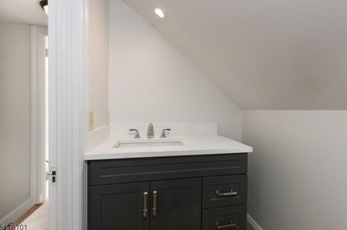 715 Cherry Valley Rd, Princeton NJ  08540-7920 exterior