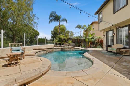 8721 Heatherwood Rd, Anaheim CA  92808-1690 exterior
