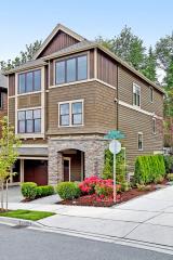 2159 Stoney Creek Dr, Bellevue, WA 98027-8672