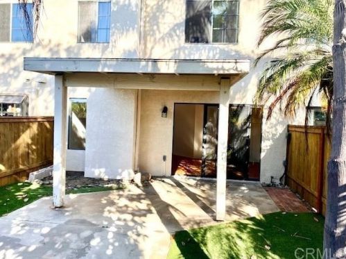 6910 Peach Tree Rd, Carlsbad, CA 92011-3934