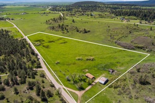 8336 Old San Isabel Rd, Greenwood CO 81069-8605 exterior