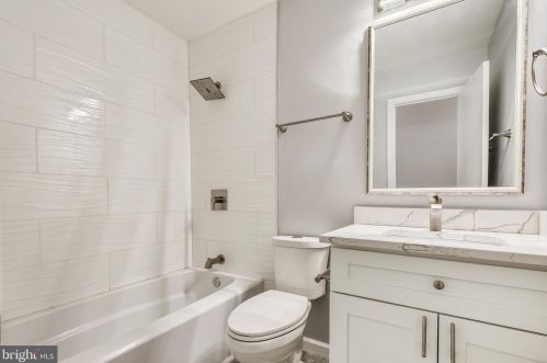 7305 Langsford Ct, Springfield VA  22153-1536 exterior