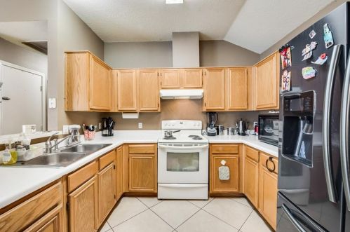 6802 Brookhaven Trl, Fort Worth TX  76133-6488 exterior