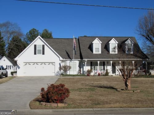 3643 Saddlebrook Dr, Loganville, GA 30052-9105