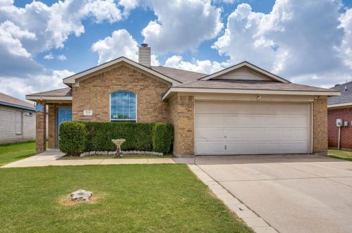 828 Buffalo Springs Dr, Fort Worth, TX 76140-5735