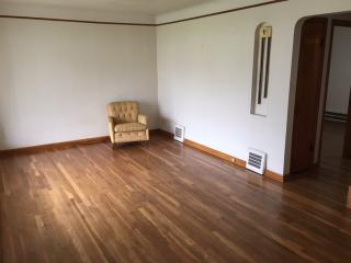 1227 Gordon Rd, Cleveland OH  44124-1336 exterior