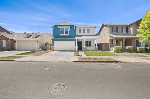 3313 Dewar Ln, Turlock, CA 95382-9673