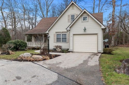 7 Thistledown Ln, Niantic, CT 06357-1240