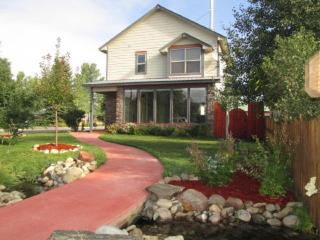 318 Spencer Ave, Gunnison, CO 81230-2521