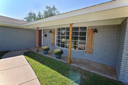 1954 Milam St, Fort Worth, TX 76112-5217