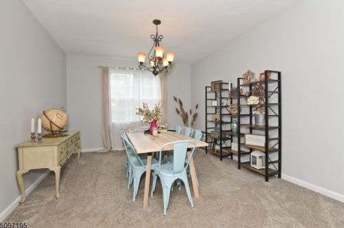 19 Goldstar Dr, Princeton NJ  08540-8577 exterior
