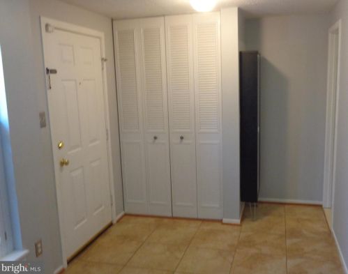 6524 Alexis Ln, Springfield, VA 22152-2148