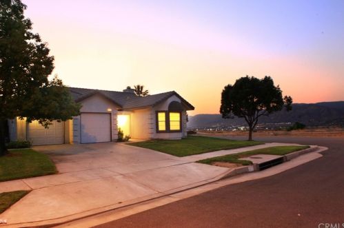 1917 Madison St, Redlands, CA 92374-1826