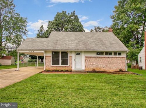 136 Stony Brook Dr, York, PA 17402-2736