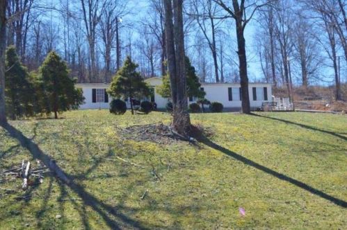 1161 Essary Rd, Tazewell, TN 37879-4433