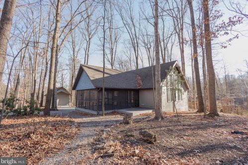 49 Pileated Woodpecker Ln, Hedgesville WV  25427-5384 exterior