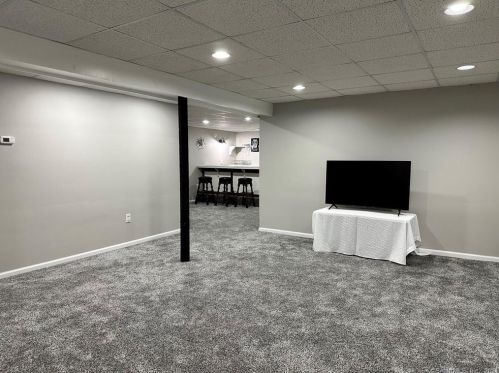 84 Mccormick Ln, Middletown CT  06457-2076 exterior