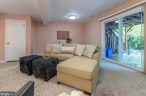 125 Kinsman View Cir, Silver Spring MD 20901-1600 exterior