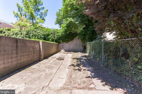 812 Front St, Philadelphia PA 19106-3019 exterior