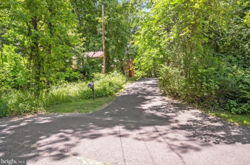 725 5th St, Roebling, NJ 08554-1425