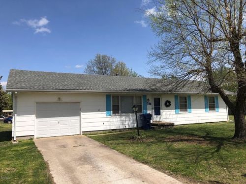 332 25th St, Lowell, KS 66713-2370