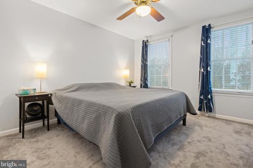 827 Spring Knoll Dr, Herndon VA  20170-3920 exterior