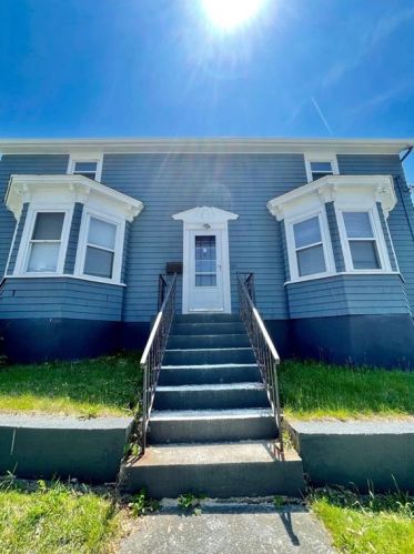 185 Hilton St, Tiverton, RI 02878-1117