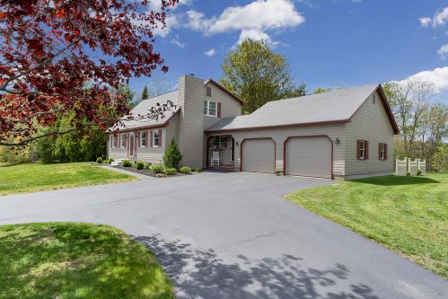 5 Canterbury Ln, Turner, ME 04282-4014