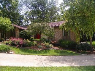 6399 Oakcreek Dr, Cincinnati, OH 45247-5004