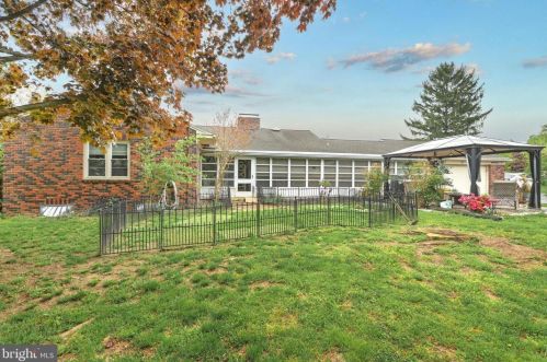 121 Blooming Grv Rd, Hanover PA 17331-8534 exterior