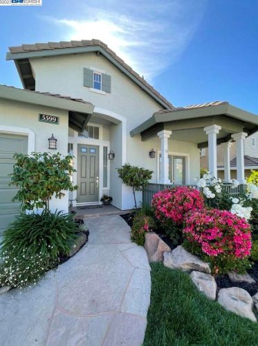 5599 Gold Creek Dr, Hayward, CA 94552-5442