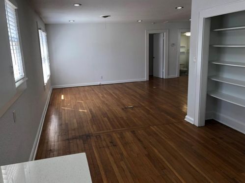 207 39th St, Austin TX  78751-5030 exterior