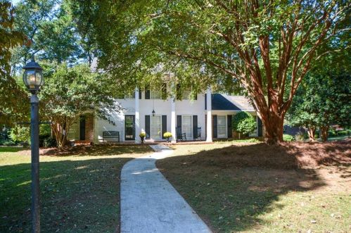 3471 Castleridge Dr, Tucker, GA 30084-3908