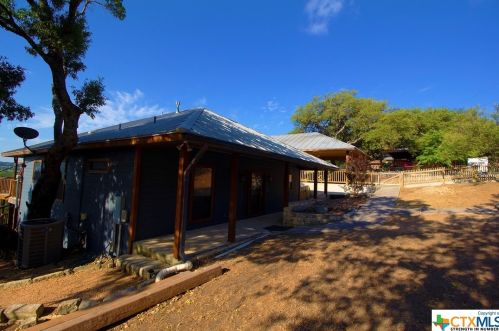 630 Hideaway Dr, Spring Branch, TX 78070-4822
