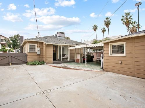 645 Ivy St, Glendale CA  91204-1027 exterior