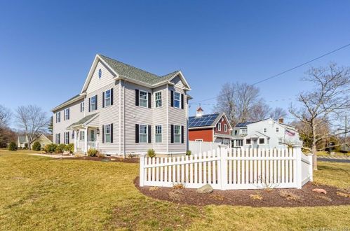 4 Marks Pl, Cheshire, CT 06410-1851