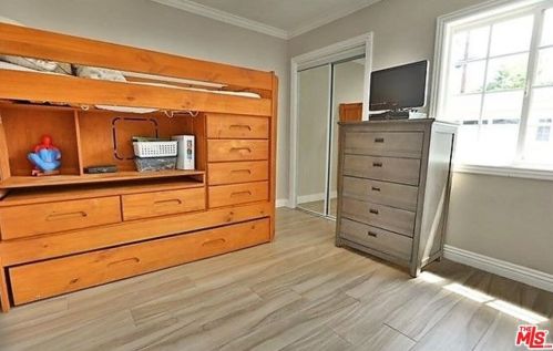 2023 Hickory St, Santa Ana CA 92707-2909 exterior