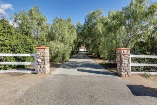 18052 Tammerlane Way, Riverside, CA 92504-9574